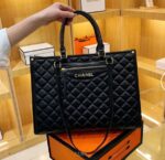 ⁦Dior BOOK TOTE⁩ - الصورة ⁦3⁩