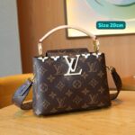 Louis Vuitton Capucines Mini