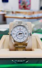 ⁦Rolex Sky Dweller White Dial Watch - كوبي ماستر بجودة عالية.⁩ - الصورة ⁦4⁩